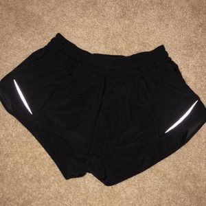 Hotty Hot II **2.5 inch Lululemon Shorts